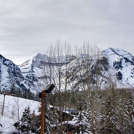 Log Cabin On The Stream Sundance, Utah Екстериор снимка